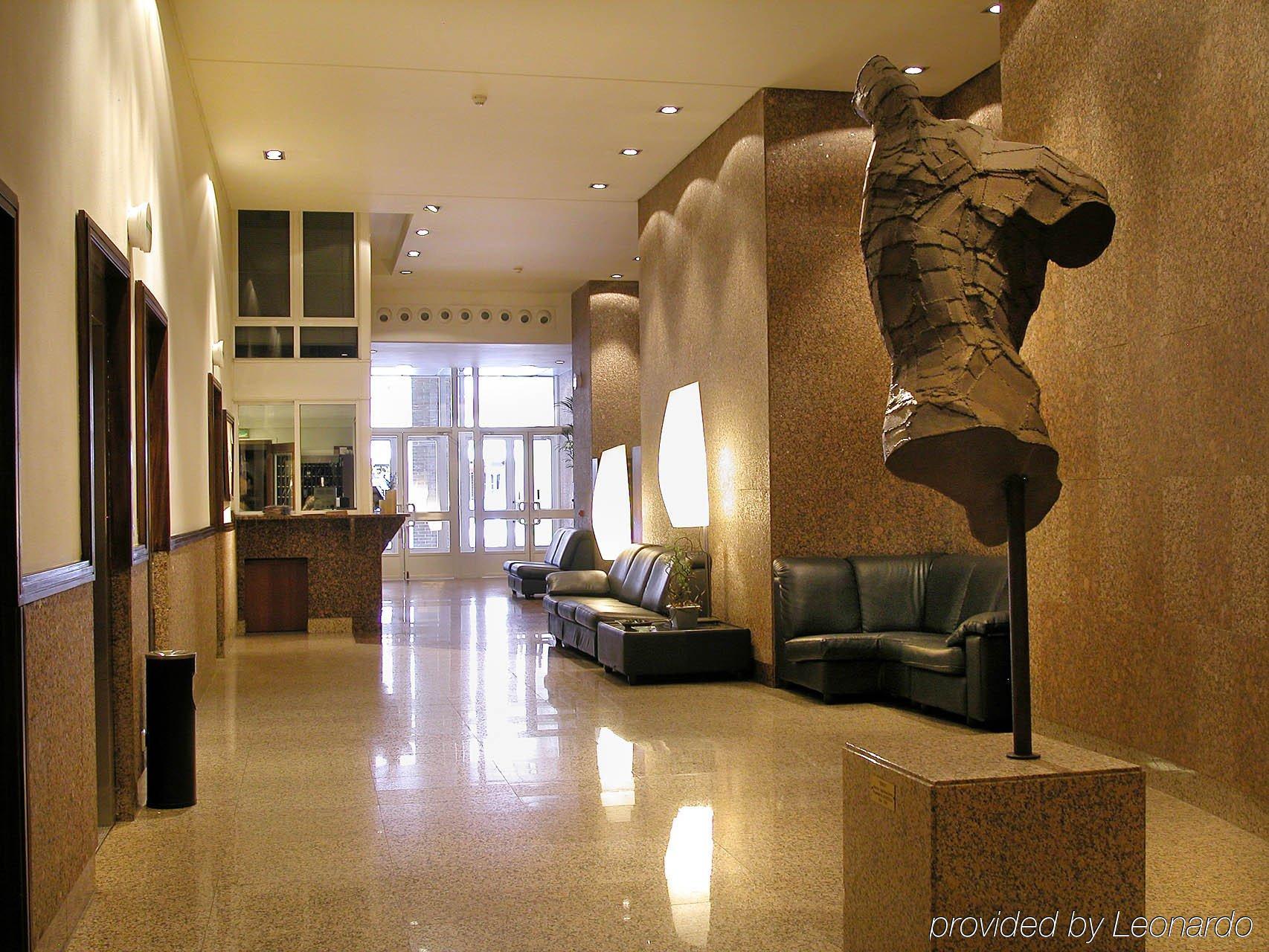 Apartamentos Mendebaldea Suites Pamplona Interior photo